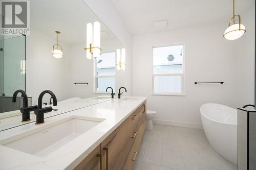 2106 Linfield Drive, Kamloops, BC - Indoor Photo Showing Bathroom