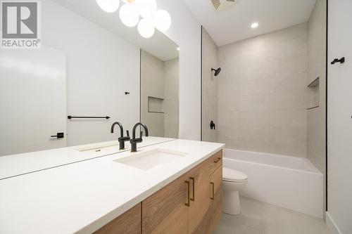 2106 Linfield Drive, Kamloops, BC - Indoor Photo Showing Bathroom