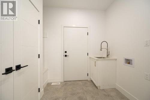 2106 Linfield Drive, Kamloops, BC - Indoor Photo Showing Other Room