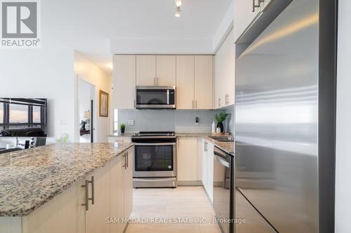 1708 - 4655 Glen Erin Drive, Mississauga, ON - Indoor Photo Showing Kitchen With Upgraded Kitchen