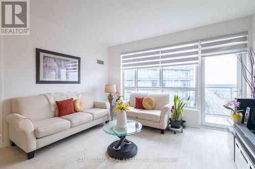 1708 - 4655 Glen Erin Drive, Mississauga, ON - Indoor Photo Showing Living Room