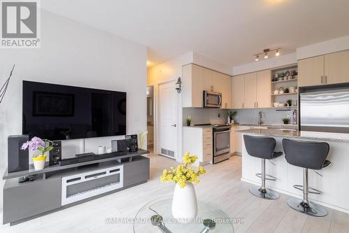 1708 - 4655 Glen Erin Drive, Mississauga, ON - Indoor Photo Showing Kitchen