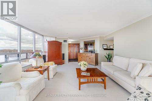 1109 - 310 Mill Street S, Brampton, ON - Indoor Photo Showing Living Room