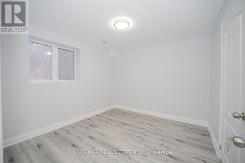 252 Shady Glen Crescent, Kitchener, ON - Indoor Photo Showing Other Room