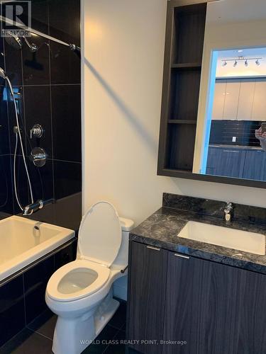 4706 - 115 Blue Jays Way, Toronto, ON - Indoor Photo Showing Bathroom