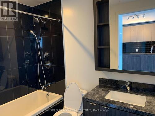 4706 - 115 Blue Jays Way, Toronto, ON - Indoor Photo Showing Bathroom