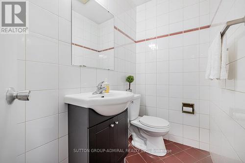 52 New Seabury Drive, Vaughan, ON - Indoor Photo Showing Bathroom