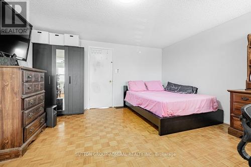 52 New Seabury Drive, Vaughan, ON - Indoor Photo Showing Bedroom