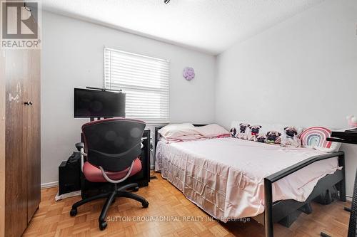 52 New Seabury Drive, Vaughan, ON - Indoor Photo Showing Bedroom