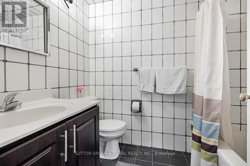 52 New Seabury Drive, Vaughan, ON - Indoor Photo Showing Bathroom