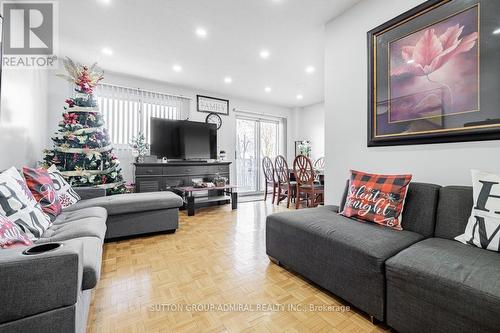 52 New Seabury Drive, Vaughan, ON - Indoor Photo Showing Living Room