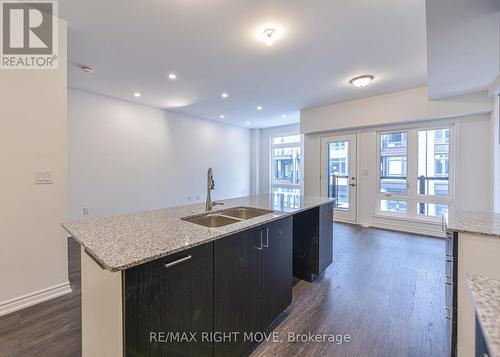 59 Wyn Wood Lane, Orillia, ON - Indoor Photo Showing Kitchen With Double Sink