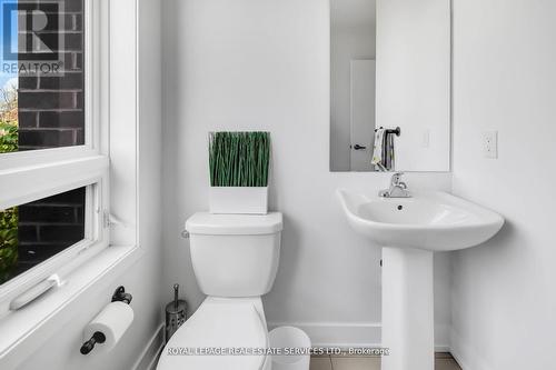 308 - 1130 Briar Hill Avenue, Toronto, ON - Indoor Photo Showing Bathroom