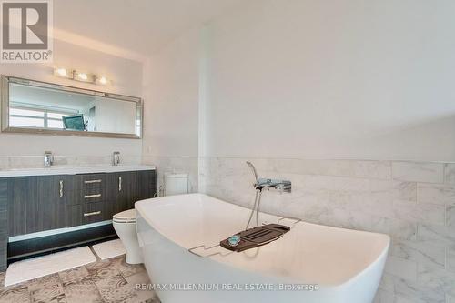 827 - 250 Manitoba Street, Toronto, ON - Indoor Photo Showing Bathroom