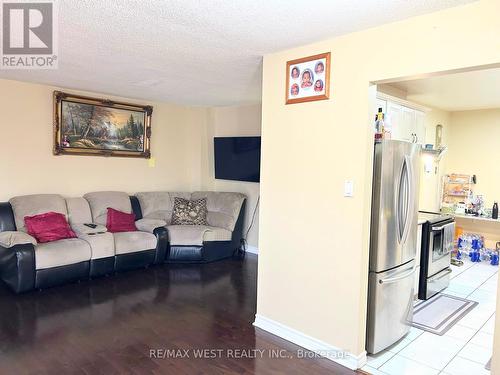 62 Kay Drive, Toronto, ON - Indoor Photo Showing Living Room