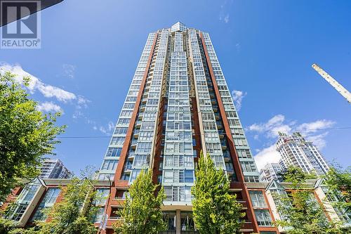 1710 939 Homer Street, Vancouver, BC - Outdoor With Facade