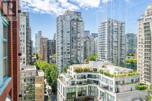 1710 939 Homer Street, Vancouver, BC - Outdoor With Facade