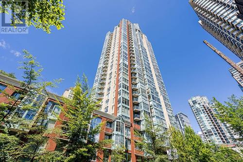 1710 939 Homer Street, Vancouver, BC - Outdoor With Facade