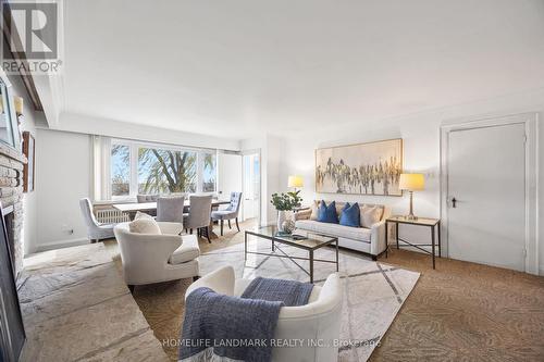 107 Lake Shore Drive, Toronto, ON - Indoor Photo Showing Living Room