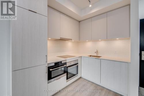 619 - 158 Front Street E, Toronto, ON - Indoor Photo Showing Kitchen