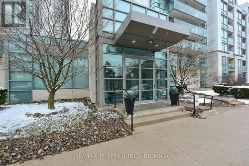 803 - 3840 Bathurst Street, Toronto, ON - Outdoor