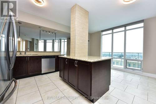 803 - 3840 Bathurst Street, Toronto, ON - Indoor Photo Showing Kitchen