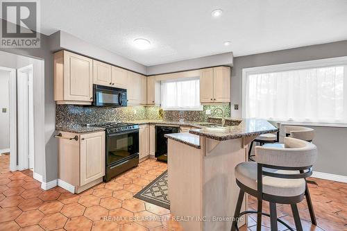 1281 Abbey Court, Burlington, ON - Indoor Photo Showing Kitchen With Upgraded Kitchen