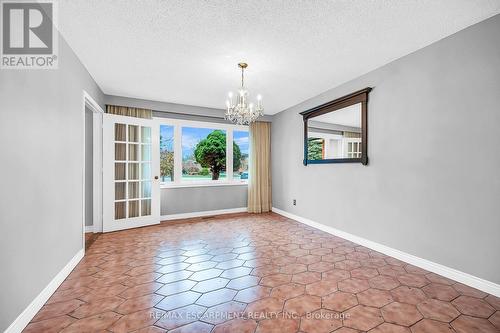 1281 Abbey Court, Burlington, ON - Indoor Photo Showing Other Room