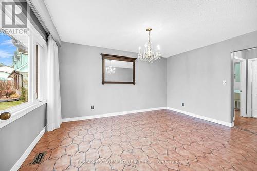 1281 Abbey Court, Burlington, ON - Indoor Photo Showing Other Room