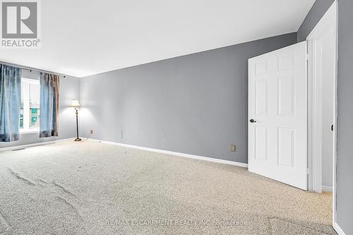 1281 Abbey Court, Burlington, ON - Indoor Photo Showing Other Room