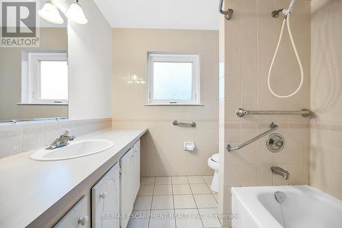 1281 Abbey Court, Burlington, ON - Indoor Photo Showing Bathroom