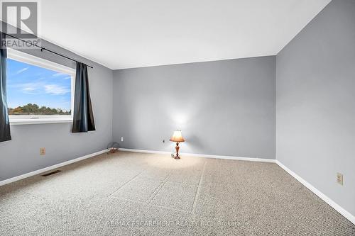 1281 Abbey Court, Burlington, ON - Indoor Photo Showing Other Room