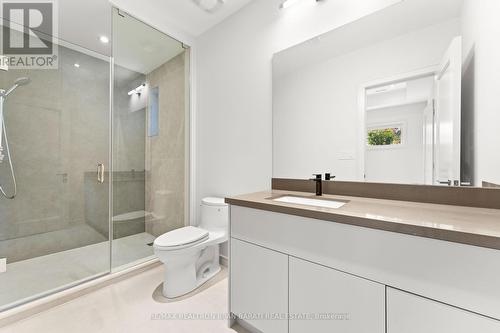 8 Ravenscroft Circle, Toronto, ON - Indoor Photo Showing Bathroom