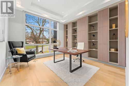 8 Ravenscroft Circle, Toronto, ON - Indoor