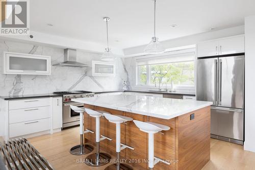 16 Egerton Lane, Toronto, ON - Indoor Photo Showing Kitchen With Upgraded Kitchen