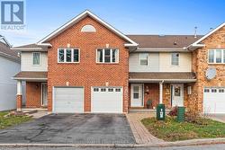 32 ROYAL OAK COURT  Ottawa, ON K1T 3N9