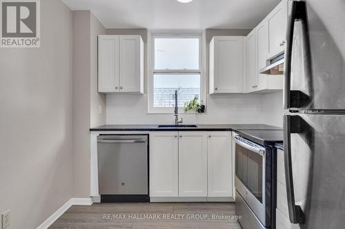 309 - 50 Burnside Avenue, Ottawa, ON - Indoor Photo Showing Kitchen With Stainless Steel Kitchen