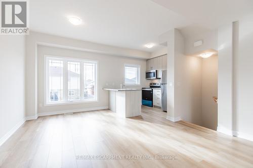 49 - 19 Picardy Drive, Hamilton, ON - Indoor Photo Showing Kitchen