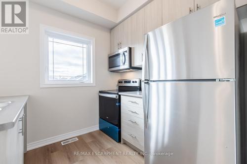 49 - 19 Picardy Drive, Hamilton, ON - Indoor Photo Showing Kitchen