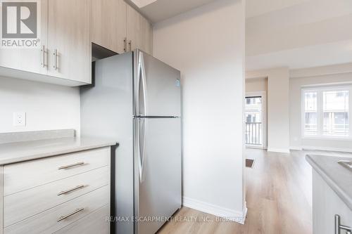 49 - 19 Picardy Drive, Hamilton, ON - Indoor Photo Showing Kitchen