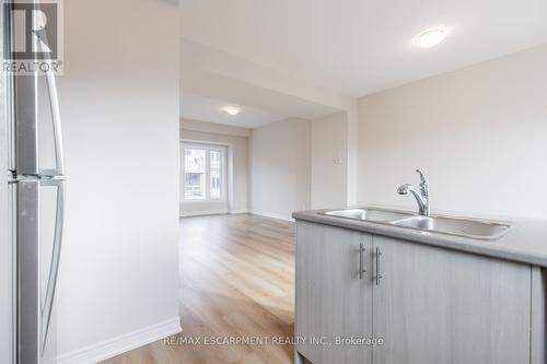 49 - 19 Picardy Drive, Hamilton, ON - Indoor Photo Showing Kitchen With Double Sink