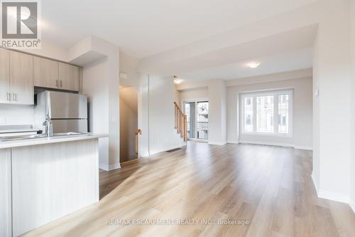 49 - 19 Picardy Drive, Hamilton, ON - Indoor Photo Showing Kitchen