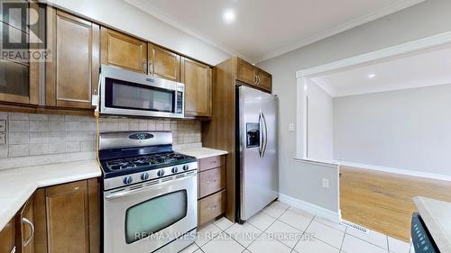 15 Darcy Court, Hamilton, ON - Indoor Photo Showing Kitchen