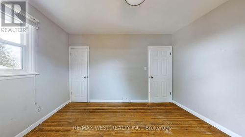 15 Darcy Court, Hamilton, ON - Indoor Photo Showing Other Room