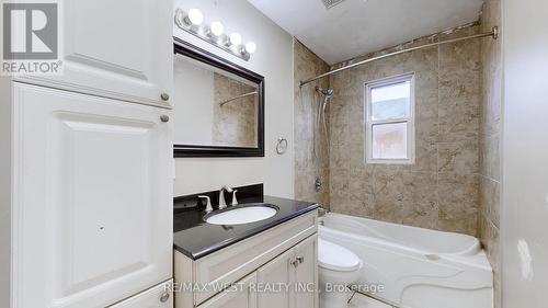 15 Darcy Court, Hamilton, ON - Indoor Photo Showing Bathroom