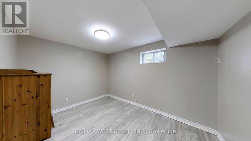 15 Darcy Court, Hamilton, ON - Indoor Photo Showing Other Room