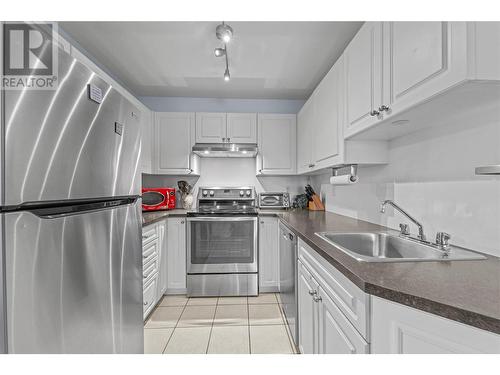 683 Victoria Street Unit# 308, Kamloops, BC - Indoor Photo Showing Kitchen