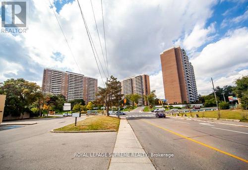 105 - 270 Scarlett Road, Toronto, ON - Outdoor