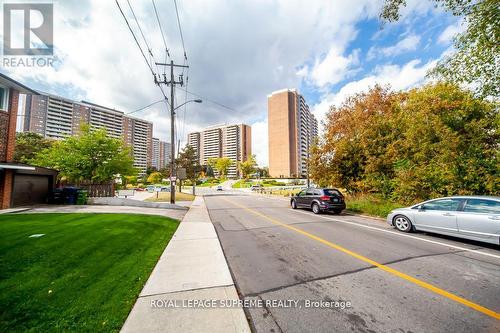 105 - 270 Scarlett Road, Toronto, ON - Outdoor