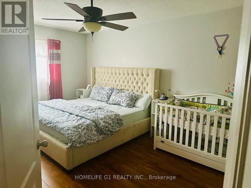 47 Madronna Gardens, Brampton, ON - Indoor Photo Showing Bedroom